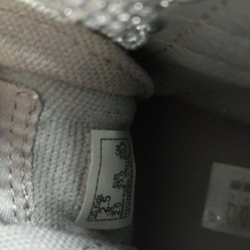 Vans - Picture 3 of 3